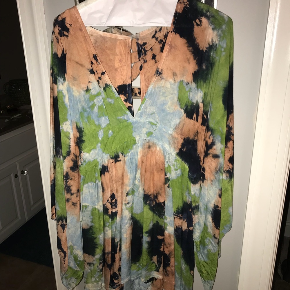 Super cute and fun Flowy tie did romper